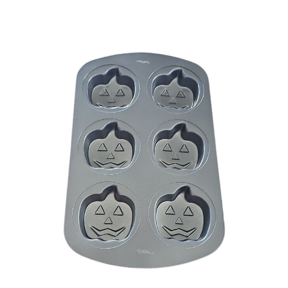 Wilton Vintage Pumpkin Mini Cake Pan Jack-O-Lantern Halloween Spooky Grey